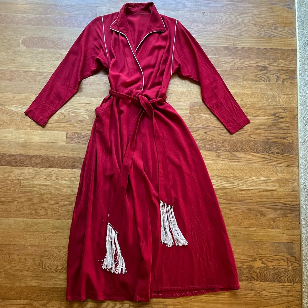 Red Cotton With White Piping Vintage 1940s Robe